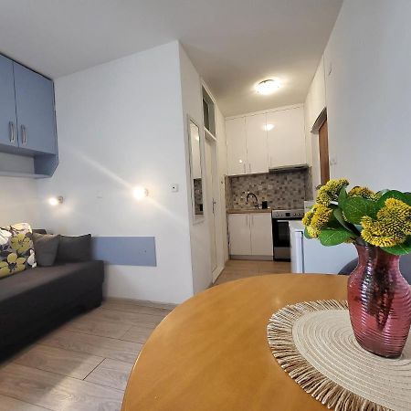 Mali Apartman U Centru Makarska Exterior photo