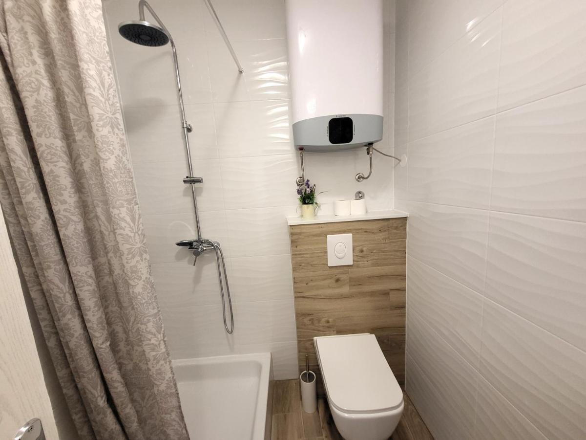 Mali Apartman U Centru Makarska Exterior photo