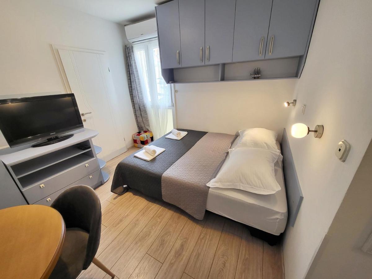 Mali Apartman U Centru Makarska Exterior photo